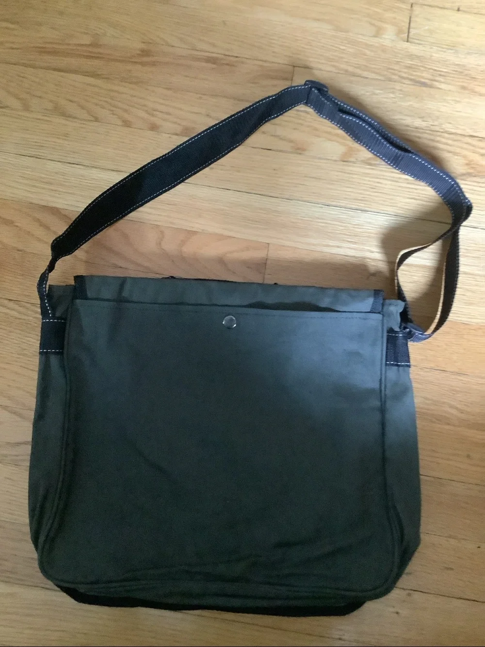 Olive Green Men's Messenger Bag with Shoulder Strap